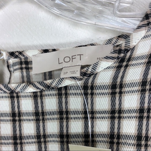 ❌SOLD❌LOFT Plaid Ruffle Top - Picture 4 of 8